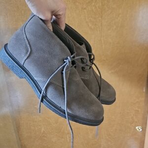 G.H. Bass & Co. Gray Suede Men's Chukka Boots